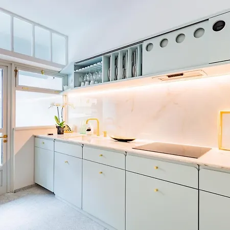 Unique Modernist Duplex & Parking Apartamento *